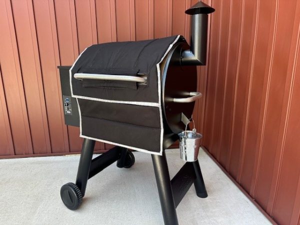 Magnetic Insulated Black Thermal BBQ Cover for Traeger Grills, BAC627 - Image 2